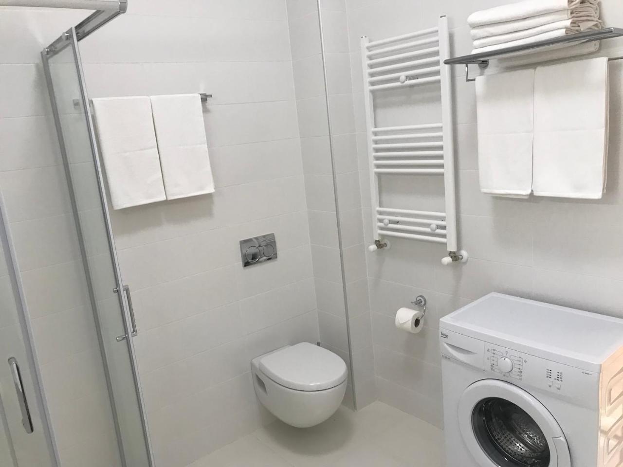 Full Comfort Apartment On Aghmashenebeli Tbilisi Exterior foto