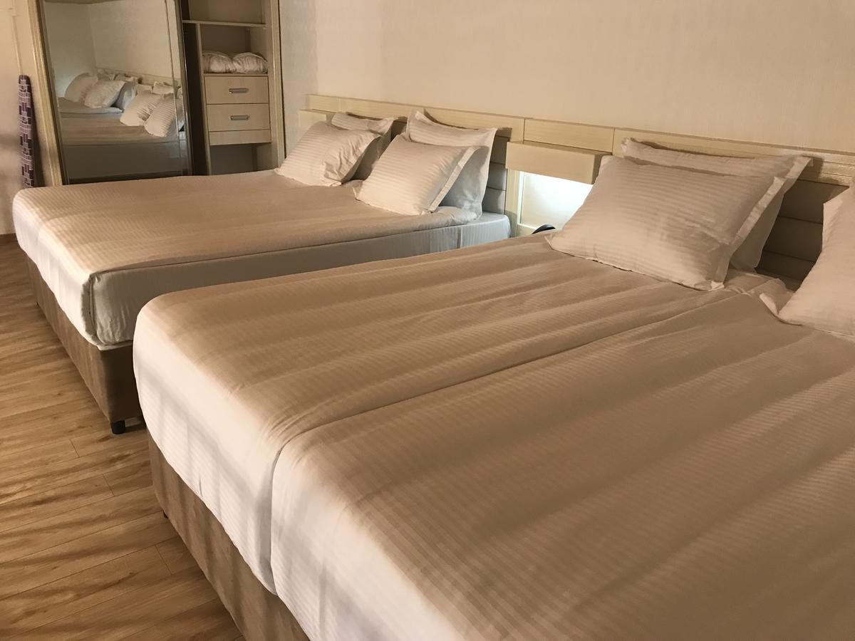 Full Comfort Apartment On Aghmashenebeli Tbilisi Exterior foto