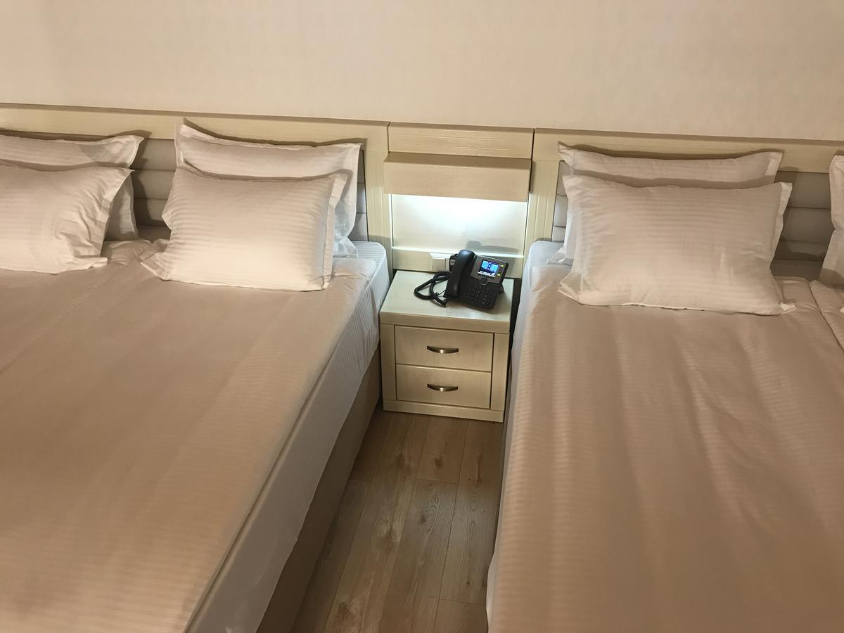 Full Comfort Apartment On Aghmashenebeli Tbilisi Exterior foto